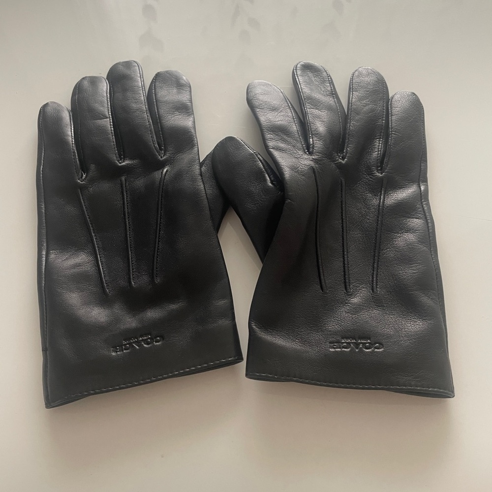 Coach Leather Women's Tech Gloves
Size L